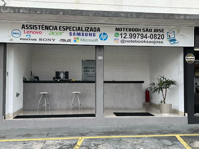 Fachada da loja Notebook São José, na Avenida Heitor Villa Lobos, 1605, Vila Ema